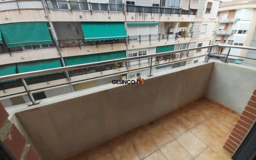 PISO EN TERCERA PLANTA CON ASCENSOR Y PLAZA DE GARAJE