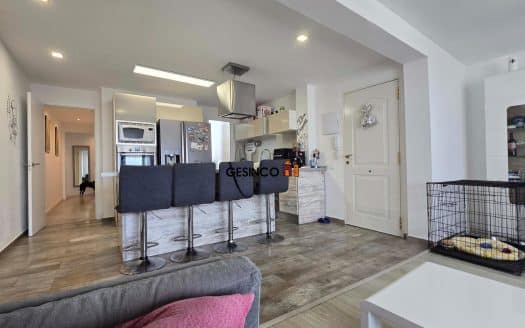 VIVIENDA REFORMADA CON UBICACIÓN CENTRICA