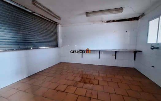 NAVE DIÁFANA CON PATIO EN LA LLOSA DE RANES