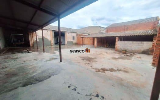 NAVE DIÁFANA CON PATIO EN LA LLOSA DE RANES