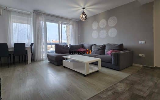 VIVIENDA REFORMADA CON UBICACIÓN CENTRICA