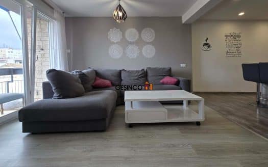 VIVIENDA REFORMADA CON UBICACIÓN CENTRICA