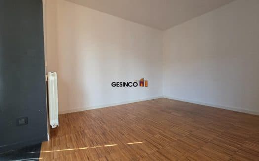 PISO EN TERCERA PLANTA SIN AMUEBLAR MUY CÉNTRICO