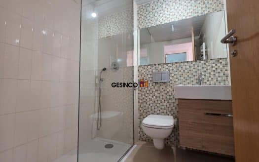 PISO EN TERCERA PLANTA SIN AMUEBLAR MUY CÉNTRICO
