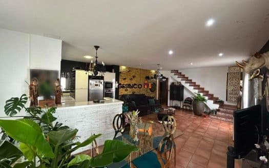 CASA DE PUEBLO REFORMADA CON TERRAZA
