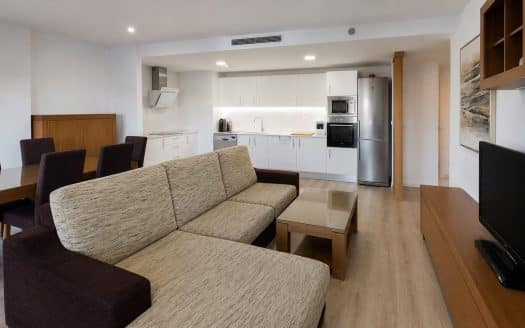 ATICO CON EXCELENTE TERRAZA Y PLAZA DE GARAJE CON TRASTERO ¡¡COMO NUEVO!!