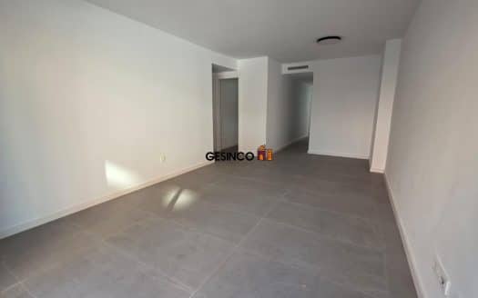 PISO SIN AMUEBLAR CON EXCELENTE TERRAZA EN ALQUILER