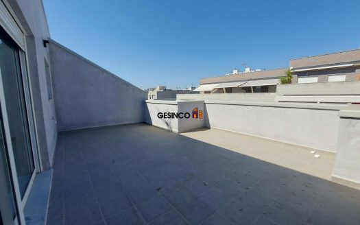 ÁTICO DE OBRA NUEVA CON VISTAS PANORÁMICAS