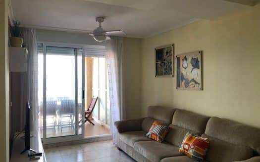 CASA BIEN SITUADA CON PATIO Y TERRAZA