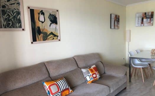 CASA BIEN SITUADA CON PATIO Y TERRAZA