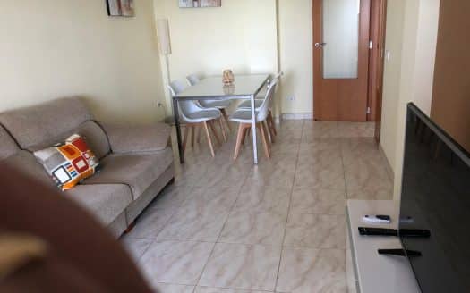 CASA BIEN SITUADA CON PATIO Y TERRAZA
