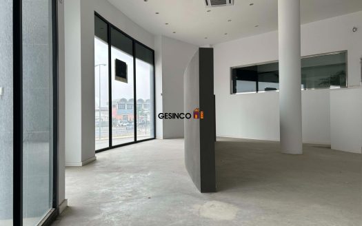 CONJUNTO DE LOCALES EN ZONA COMERCIAL, FRENTE CAMPO DE FUTBOL, JUNTO MERCADONA,