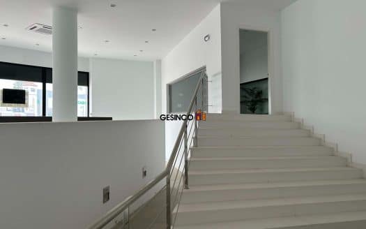 CONJUNTO DE LOCALES EN ZONA COMERCIAL, FRENTE CAMPO DE FUTBOL, JUNTO MERCADONA,