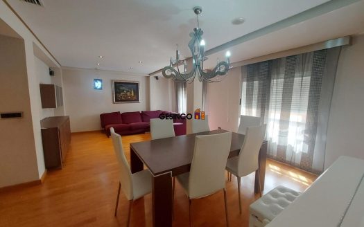 VIVIENDA EN TERCERA PLANTA CON ASCENSOR ¡¡CÉNTRICA!!