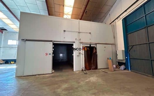 NAVE INDUSTRIAL JUNTO AL MERCADO DE ABASTOS