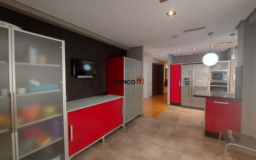 VIVIENDA EN TERCERA PLANTA CON ASCENSOR ¡¡CÉNTRICA!!