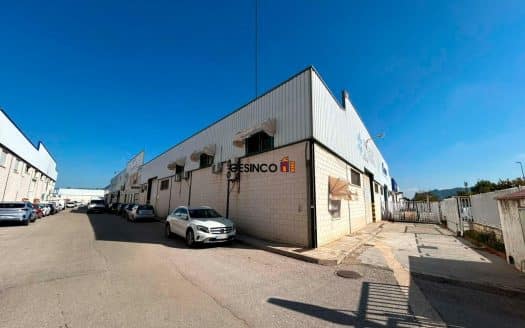 NAVE INDUSTRIAL EN ALQUILER BIEN SITUADA