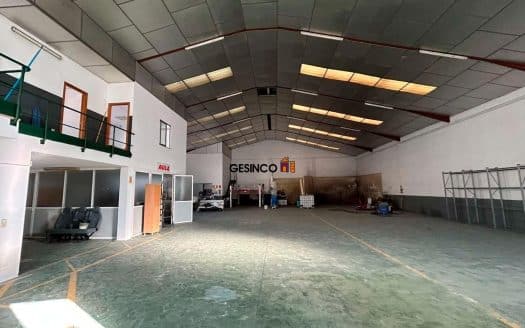 NAVE INDUSTRIAL EN ALQUILER BIEN SITUADA