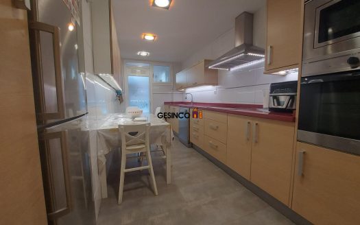 PISO EN TERCERA PLANTA CON PLAZA DE GARAJE Y TRASTERO