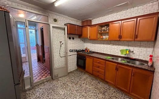 CASA DE PUEBLO CON PATIO Y TERRAZA EN ROTGLÀ I CORBERÀ