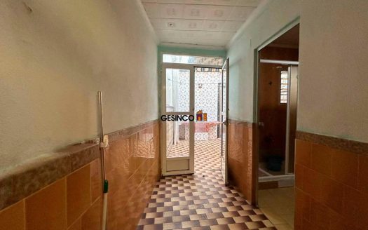 CASA DE PUEBLO CON PATIO Y TERRAZA EN ROTGLÀ I CORBERÀ
